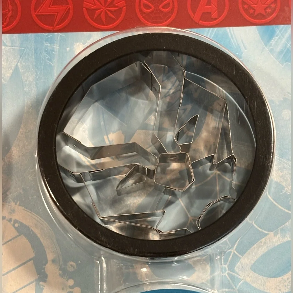 Marvel Avengers Disney - Set of 6 New Cookie Cutters Super Heroes - NIP Metal